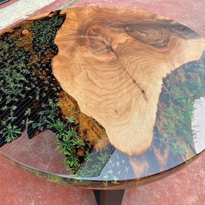 Blumen Epoxy Tisch, Runder Esstisch, Klarer Epoxidharz Tisch, Walnuss Tisch, Runder Couchtisch, Runder Tisch in der Mitte, Runder Beistelltisch