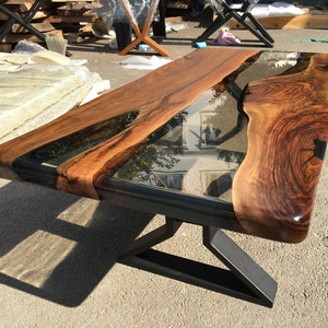 Custom Order Nussbaum Klar Epoxy Tisch - Live Edge Tisch - Esstisch - Küche und Esszimmer - %100 Handarbeit - Bürotisch - Couchtisch