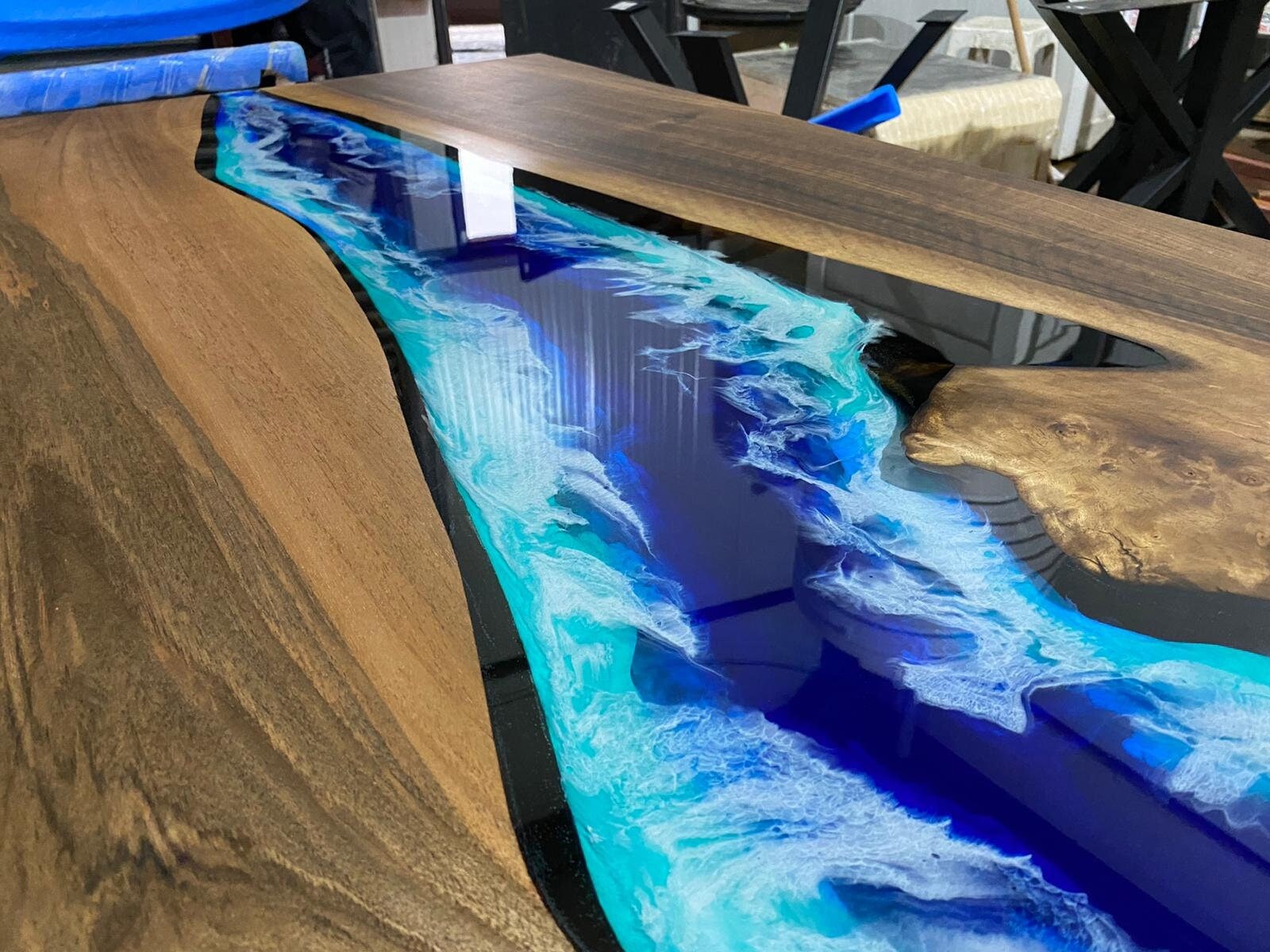 Deep Ocean with Seashell Custom Made – Epoxy Table – Ories Wood