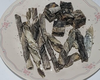 All Natural Cod Fish Skins Chews or Salmon Skins for dogs and cats, Dehydrated cod fish skins and salmon skins, dehydrated fish treats