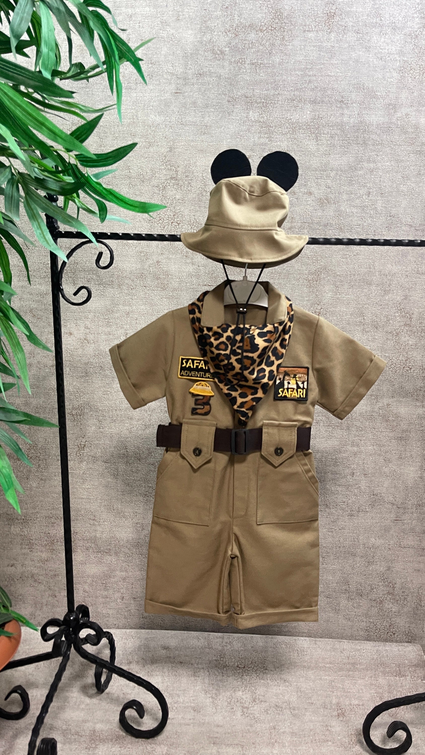 safari guide uniform