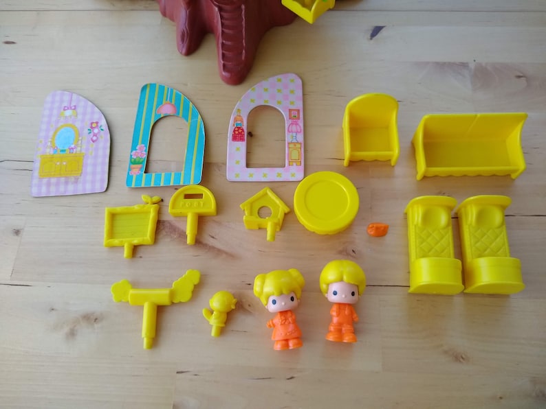 RARE – Lot Mobilier Et Accessoires LUCIE Village KOEDA CHAN Par Takara (1982) – État Général Bon