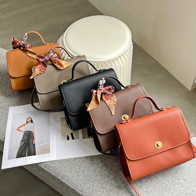 Leather texture fashion retro hand bag small square new fashion niche light  luxury high sense crossbody bag