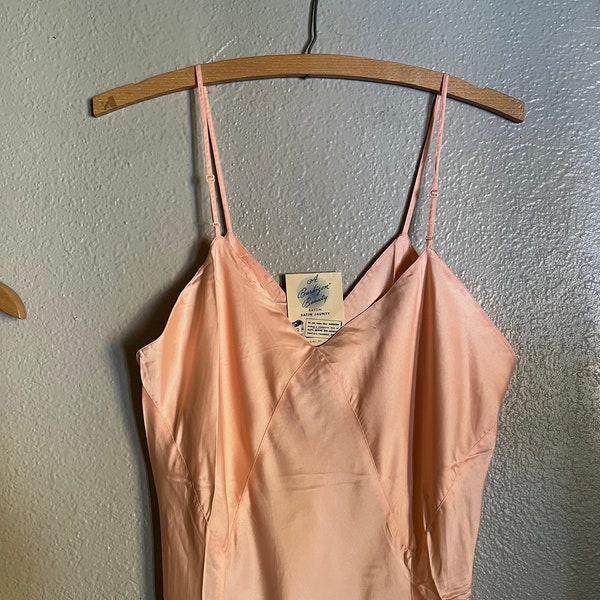 VINTAGE 1930’s Barbizon, Bryn Belle, Satin Jaunty Rayon, Satin Slip, New with Paper Tag, 37 - 40