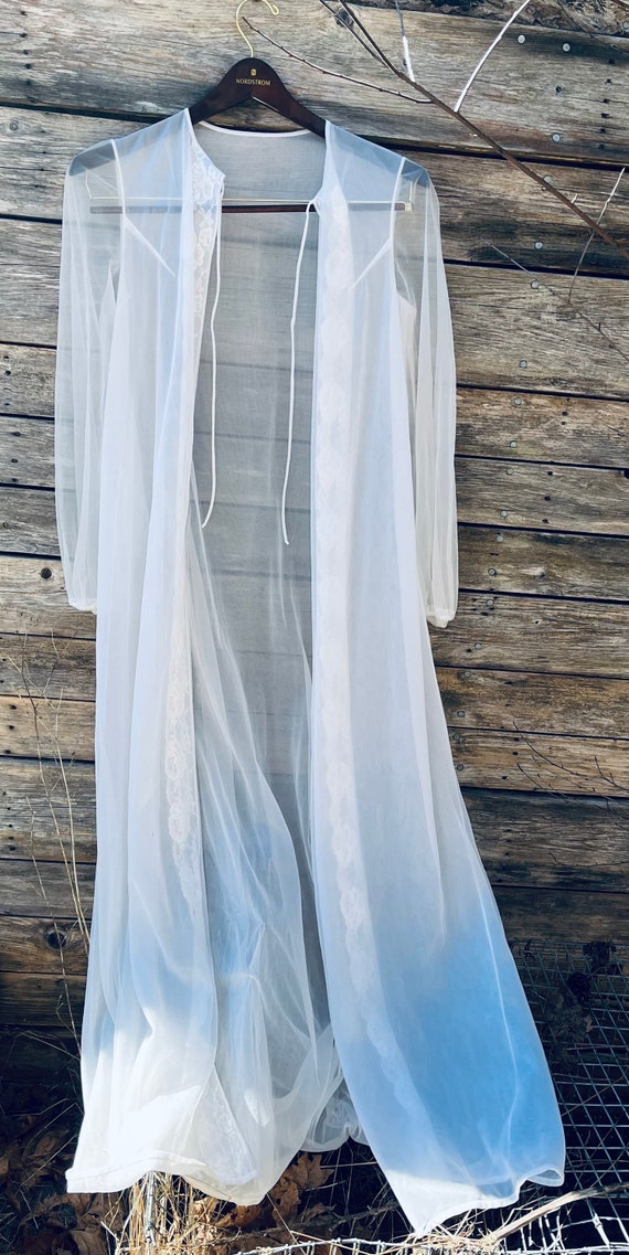 VINTAGE 1960’s Nylon Chiffon Nightgown & Robe Set… - image 6