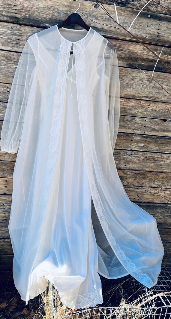 VINTAGE 1960’s Nylon Chiffon Nightgown & Robe Set… - image 2