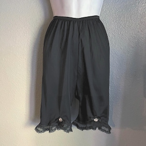 Vintage 1960s Black Nylon Panties Pettipants, Bows & Flowers, Crystal Pleat Lace, Diamond Gusset, Size 5