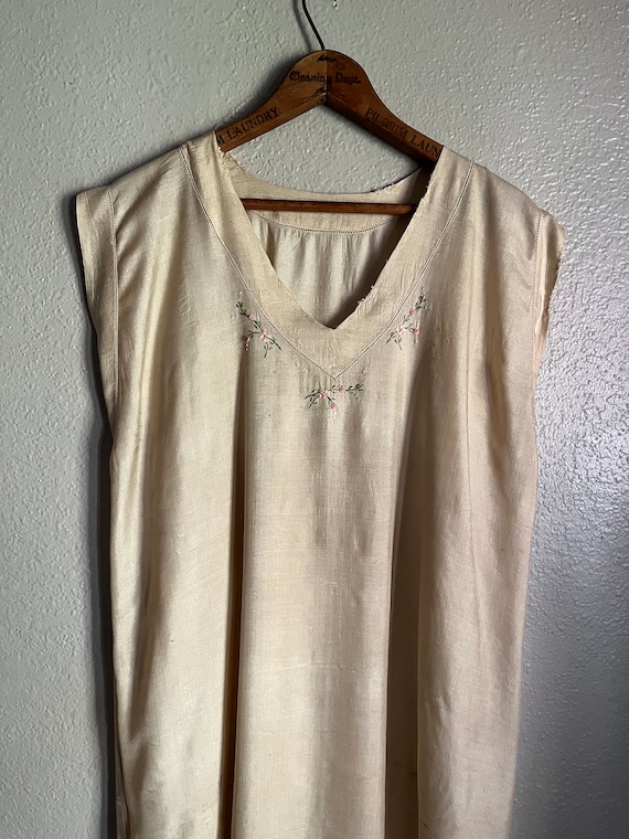 Vintage 1920’s Silk Pongee Nightgown, Embroidered… - image 1