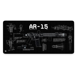 Puede incluir: Una ilustración de estilo plano en blanco y negro de un rifle AR-15 con el texto "AR-15" y "Armalite Rifle 15" en la parte superior de la imagen. La imagen está sobre un fondo negro con un patrón de cuadrícula.