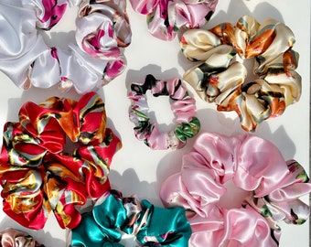 High-quality satin scrunchie with a floral print / satin scrunchie / high-quality satin scrunchie / colorful printed satin scrunchie