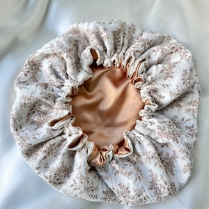 Bonnet réversible en gaze de coton et satin / bonnet de soin en satin /bonnet de nuit réversible fleur caramel
