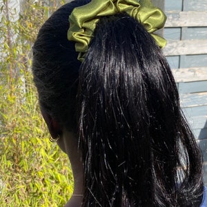 High-end satin scrunchie / srunchies image 2