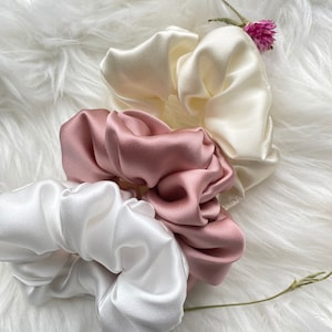 Chouchou soie de mûrier 100% cadeau de saint Valentin /chouchou en soie naturelle 19 Momme, chouchou en soie / silk scrunchie image 1