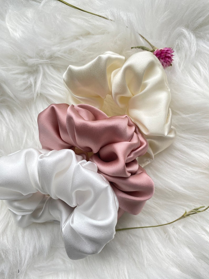 100% mulberry silk darling Valentine's Day gift / natural silk darling 19 Momme, silk darling / silk scrunchie image 1