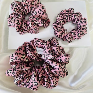 Leopard print scrunchie / pink Leopard print satin scrunchie