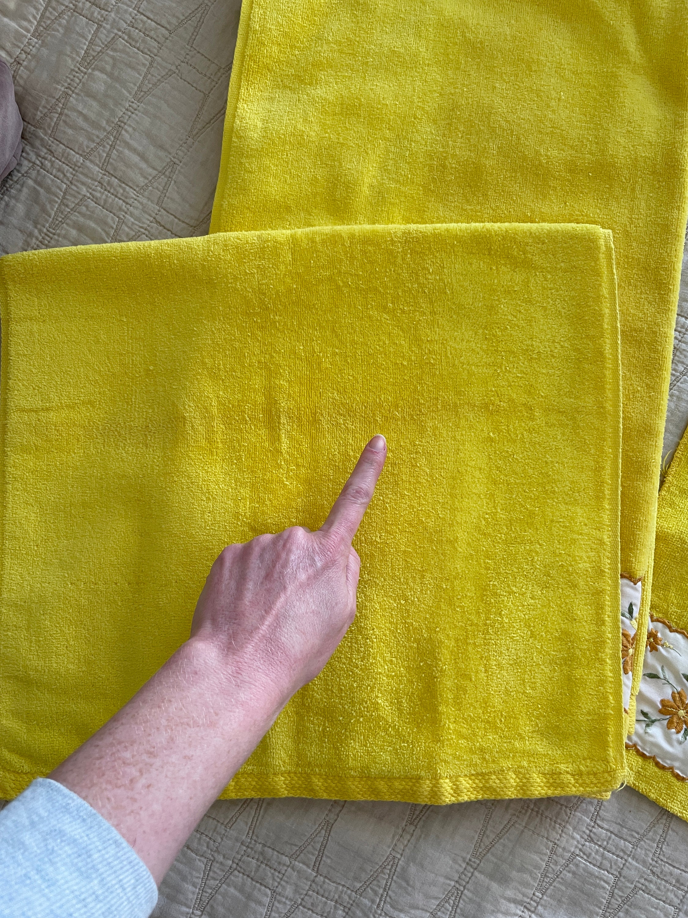 3 Piece Vintage Bath Towel Set Vintage Yellow Floral Bath Etsy