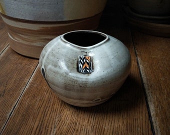 Moon Jar Vase for Ikebana, Flower Arranging and Decor Accent Container