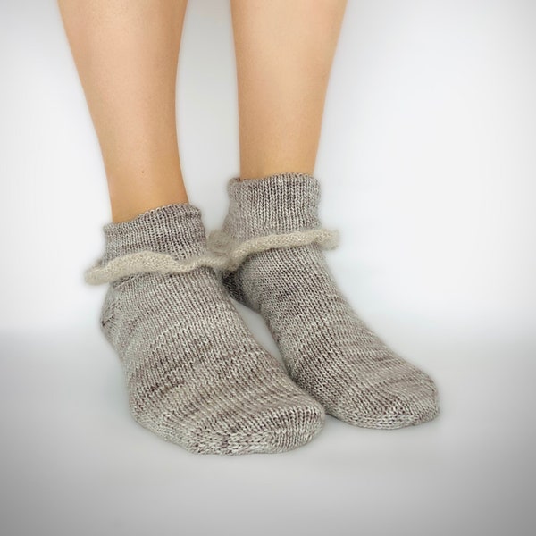 Ankle sock knitting pattern - ankle socks with ruffles, cuff down socks knitting pattern, PDF download - Tie Me Down by Tuff City Knits