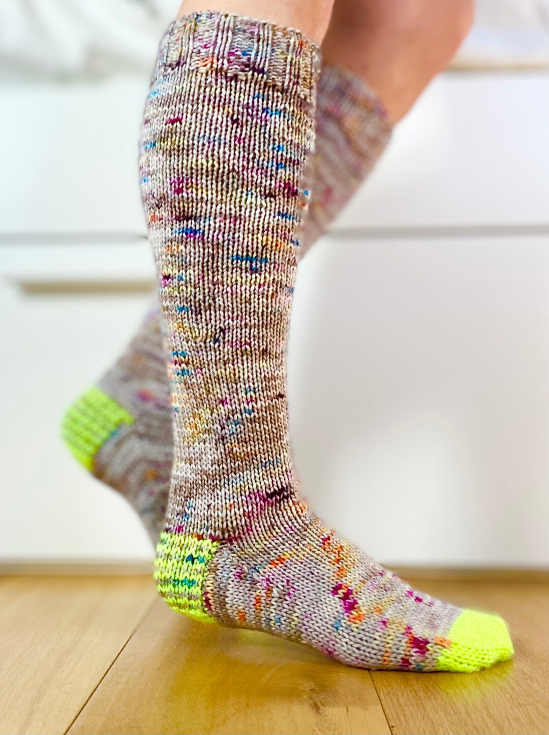 Ellie | Knee-High Socks with Cable Knit Pattern