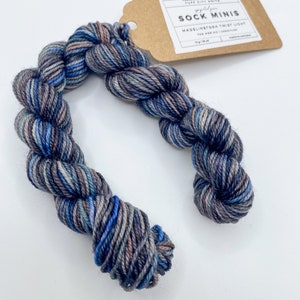 Madelinetosh Twist Light mini skein, hand dyed superwash merino wool, fingering weight yarn, sock yarn, one sock mini skein in blue/grey mix
