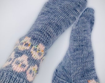 Colorwork Skull Socks Knitting Pattern - Halloween Theme (Digital Download)