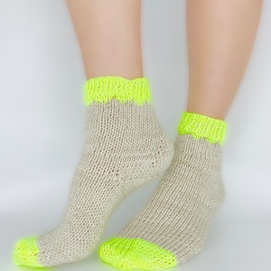 Easy sock knitting pattern - beginner knit socks pattern - PDF download - Storm Swell Socks