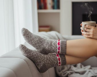 Colorwork sock knitting pattern, handknit socks pattern - digital download