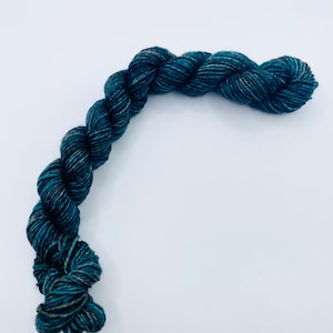 Madelinetosh Euro Sock mini skein, hand dyed superwash merino wool, fingering weight yarn, sock yarn, one mini skein in Georgia O’Keeffe