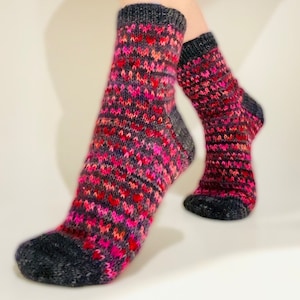Colorwork sock knitting pattern, Dolci baci socks, Valentine&#39;s Day socks - digital download