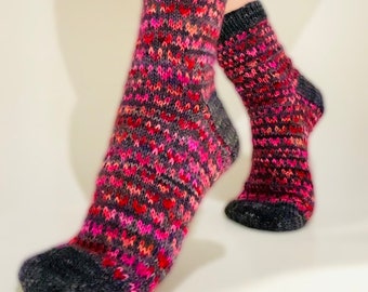 Colorwork sock knitting pattern, Dolci baci socks, Valentine's Day socks - digital download