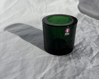 イッタラ: クリスマス グリーンの KIVI 奉納品 1 つ、ヘイキ