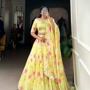 Lehenga Choli con estampado floral, traje de boda de seda tabby