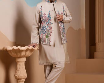 Beige sidenkurtapyjamaset för män, blommigt broderad väst, etnisk bröllopsoutfit