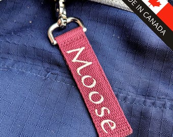 ETIQUETA PARA MANTA DE CABALLO: Etiquetas bordadas personalizadas grandes, resistentes y de una sola cara para mantas de caballo.