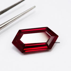 AAA natürlicher roter Rubin 22.60CT Edelstein-Fancy Cut Lose Rubin, tiefer blutroter Stein, Juli Birthstone Fine Jewelry Herstellung Geschenk