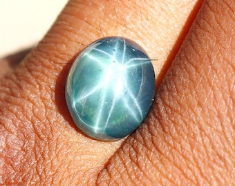 Zafiro estrella verde natural de 8 quilates, tamaño de anillo ovalado, tamaño de anillo y tamaño de aretes para fabricación de joyas, piedra preciosa suelta, certificada y facetada.
