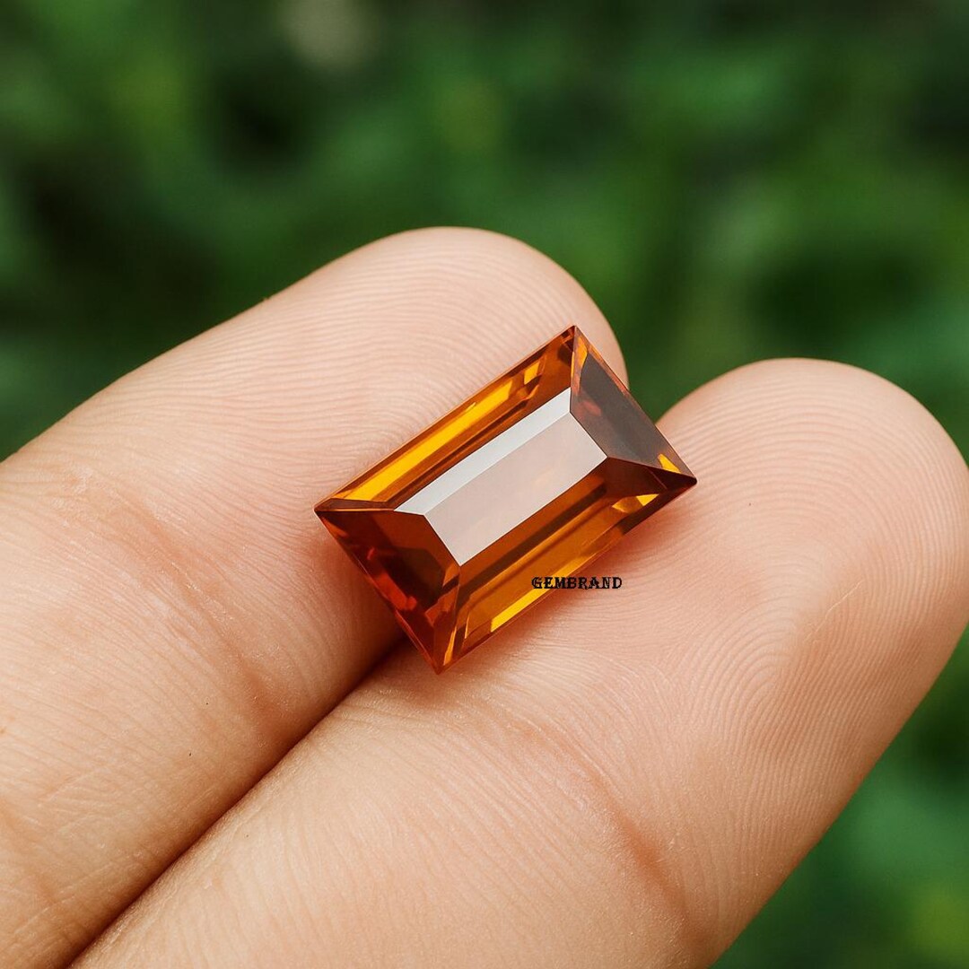 AAAグレードの天然オレンジクンツァイト宝石：7.51カラット、バゲット