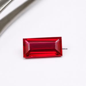 Natürlicher Rubin Baguette Schliff Edelstein 4.90CT | Tiefroter Rubin für die Ringherstellung | Juli Geburtsstein | Zertifizierter Rubin Cabochon | Geschenk für Sie