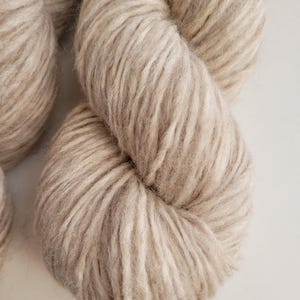 Alpaca Air Knitting Yarns,100gr/207M,Baby Alpaca Yarn, DK Super Soft Wool, Alpaca and Merino Blend Yarn, Alpaca Yarn