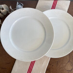 Lot de deux assiettes plates LUNEVILLE terre de fer blanc élégant rare uni shabby chic bohème circa 1920- Antique French Vintage Ironstone -