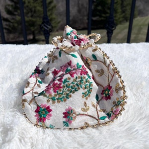 Zardozi Silk Polti Bag Beaded, Draw String Purse, Indian Wedding Return Gift,Wedding Favor, Indian Purse, Gold Tassel Purse, Silk Bag