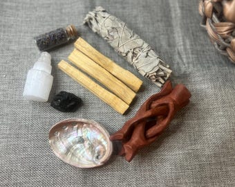 White Sage Smudge Kit, Abalone Shell, Selenite, Palo Santo, Black Tourmaline