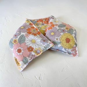 Mikrovågssäkert värmepaket för halsen, värmedyna med ris, återanvändbart värmeterapipaket, blommigt värmepaket för mikrovågsugn