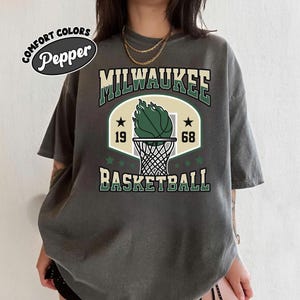 Milwaukee Basketball Vintage Style Comfort Colors T-Shirt, Milwaukee Tee, Bucks Shirt, Milwaukee T-Shirt, Milwaukee Fan Gift