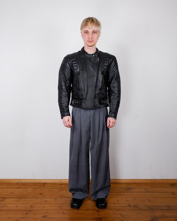 Vintage 80s black motorcycle leatherjacket, grunge biker leather jacket, women S-L, men S-M