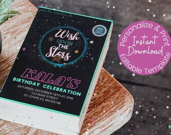 Op de afbeelding: Een printbare uitnodiging van 12,7 x 17,8 cm voor een verjaardagsfeest. De uitnodiging heeft een donkerblauwe achtergrond met sterren en een maan. De tekst "Wish Upon The Stars" is in wit met een neonblauwe omtrek. De tekst "Kala's Birthday Celebration" is in roze met een neonblauwe omtrek. De datum en tijd van het feest staan onder de tekst. De uitnodiging is aanpasbaar en kan direct worden gedownload.