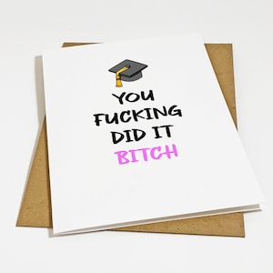 Carte de remise de diplôme expletive pour elle - carte de félicitations pour la meilleure amie - cadeau de collation des grades BFF meilleurs amis - carte de remise de diplôme universitaire