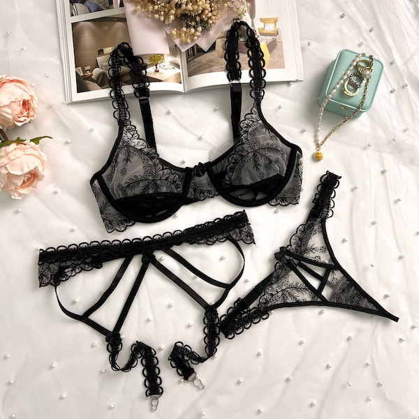Lacy Lingerie Set main image 0