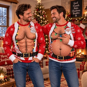 Puede incluir: Un suéter rojo de manga larga y cuello redondo con un estampado realista de torso musculoso, cinturón negro con hebilla dorada, ribete de piel sintética blanca y luces navideñas de colores. Un suéter muestra el texto Santa's Favorite, el otro Ho Ho Ho.