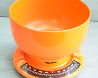 kitchen scale, scale, orange retro scale, retro scale, vintage scale, scale that weighs up to 2 kg, retro kitchen scale, plastic retro scale
